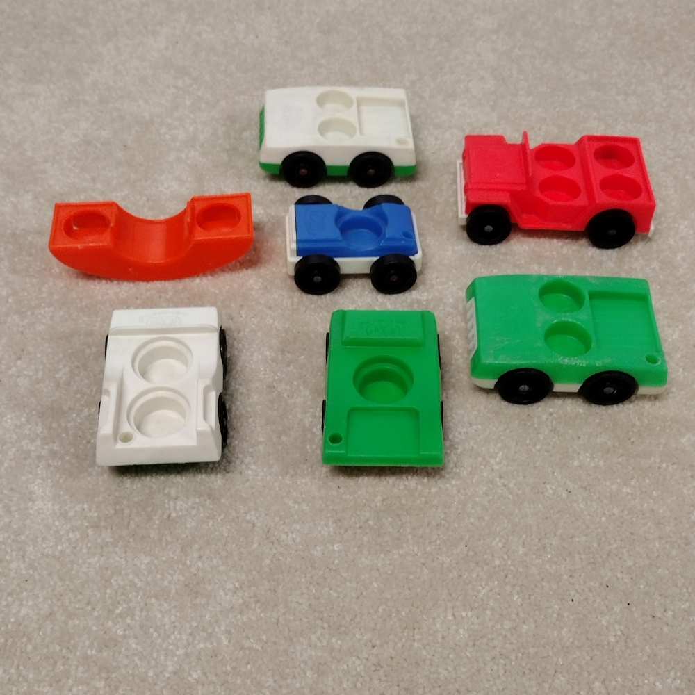 Fisher-Price Colorful Toy Car Set with Figures - Picture 3 of 6